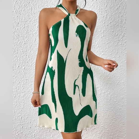 Break Graphic Print Halter Neck Dress - Picture 5 of 6